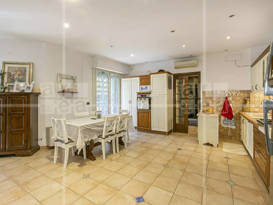 Immagine 8 di Appartamento in vendita  in Via Roberto Lepetit a Roma