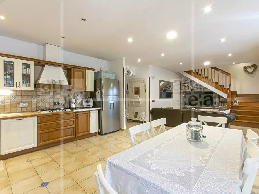 Immagine 11 di Appartamento in vendita  in Via Roberto Lepetit a Roma