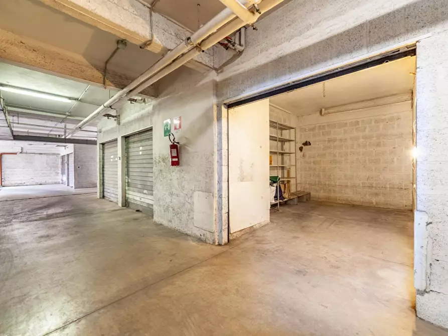 Immagine 2 di Box auto in vendita  in Via Costanzo Casana a Roma