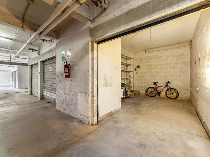 Immagine 8 di Box auto in vendita  in Via Costanzo Casana a Roma