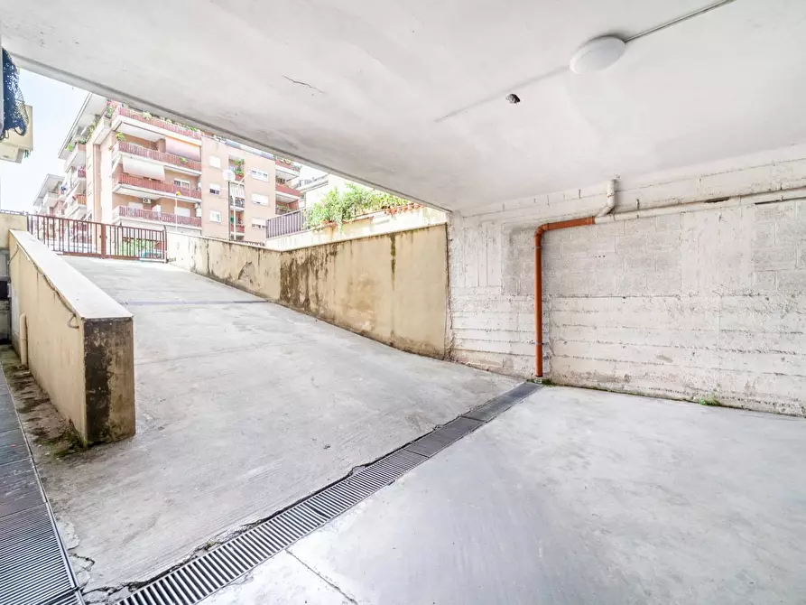 Immagine 11 di Box auto in vendita  in Via Costanzo Casana a Roma