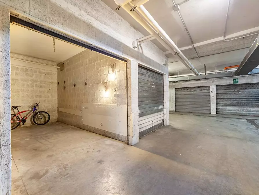 Immagine 15 di Box auto in vendita  in Via Costanzo Casana a Roma