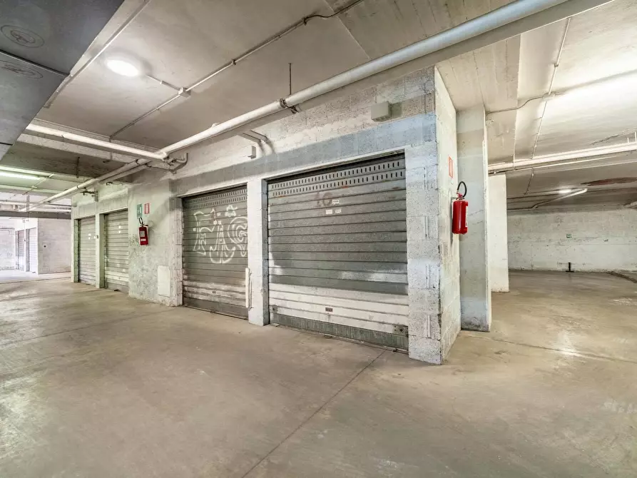 Immagine 16 di Box auto in vendita  in Via Costanzo Casana a Roma