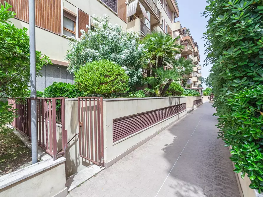 Immagine 18 di Box auto in vendita  in Via Costanzo Casana a Roma