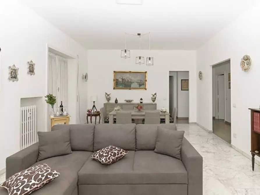 Immagine 3 di Appartamento in vendita  in Via Basilio Bricci a Roma