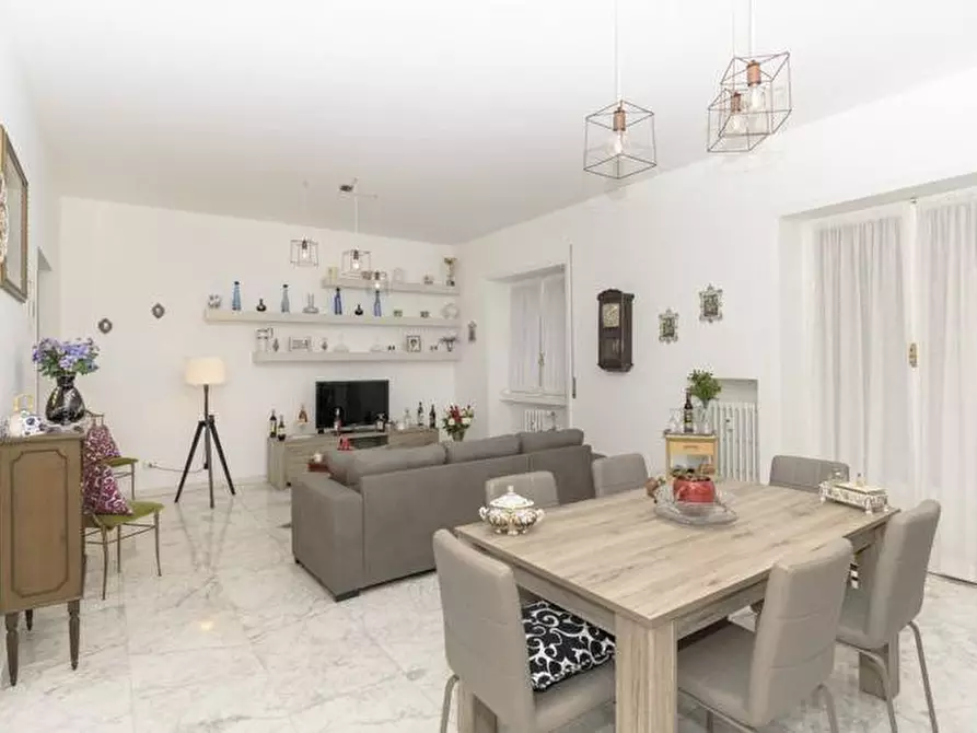 Immagine 5 di Appartamento in vendita  in Via Basilio Bricci a Roma