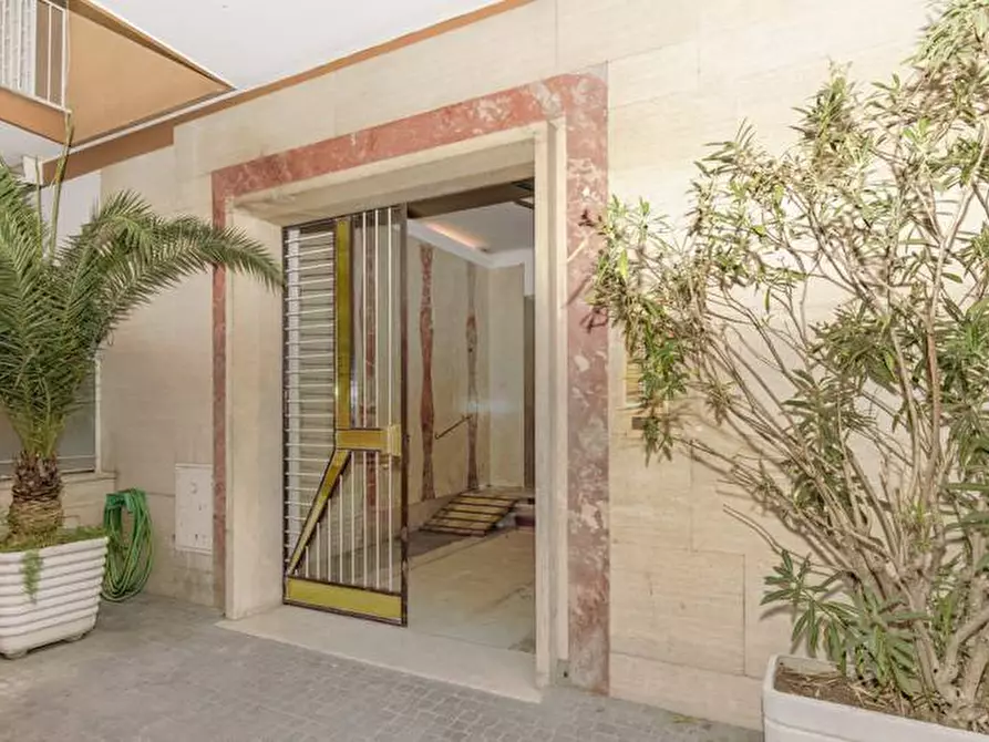 Immagine 20 di Appartamento in vendita  in Via Basilio Bricci a Roma