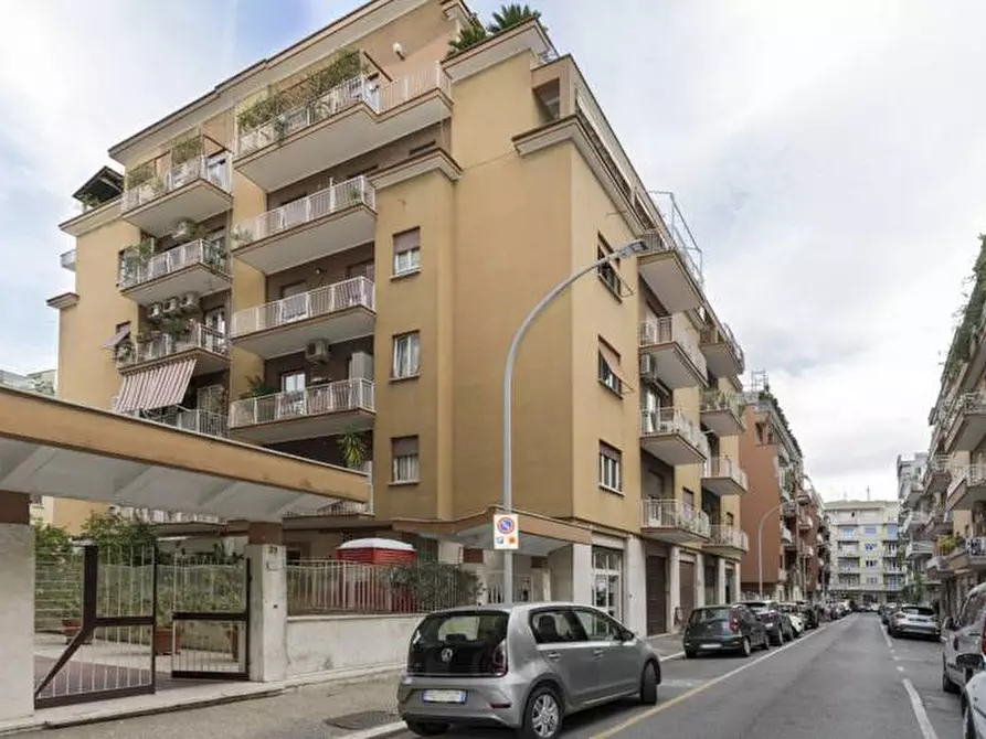 Immagine 22 di Appartamento in vendita  in Via Basilio Bricci a Roma