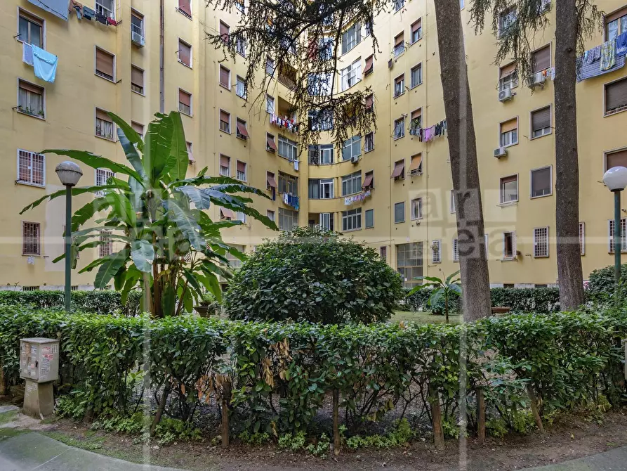 Immagine 1 di Appartamento in vendita  in via paola falconieri a Roma