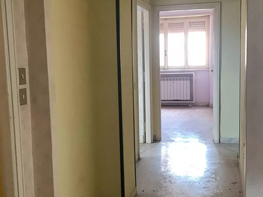 Immagine 1 di Appartamento in vendita  in Via Della Batteria Nomentana a Roma