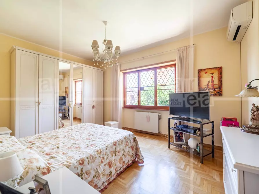 Immagine 5 di Appartamento in vendita  in Via Degli Estensi a Roma