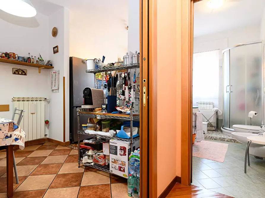 Immagine 9 di Appartamento in vendita  in Via Castri Di Lecce a Roma