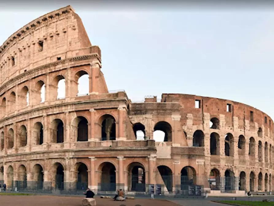 Immagine 13 di Appartamento in vendita  in Piazza Adriana a Roma