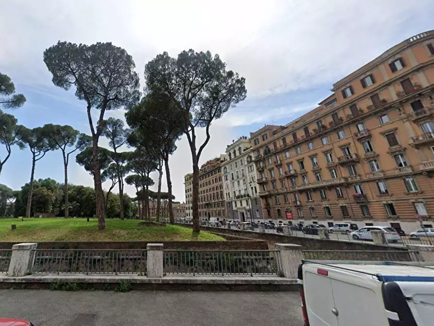 Immagine 1 di Appartamento in vendita  in Piazza Adriana a Roma