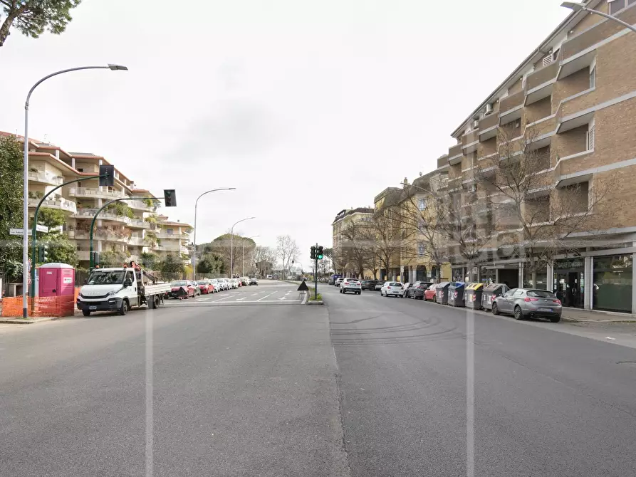 Immagine 22 di Appartamento in vendita  in Viale Marco Polo a Roma