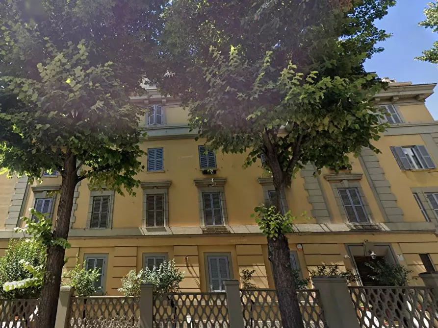 Immagine 1 di Appartamento in vendita  in Viale Delle Medaglie D'oro a Roma