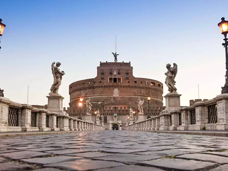 Immagine 4 di Appartamento in vendita  in Clivo Di Cinna a Roma