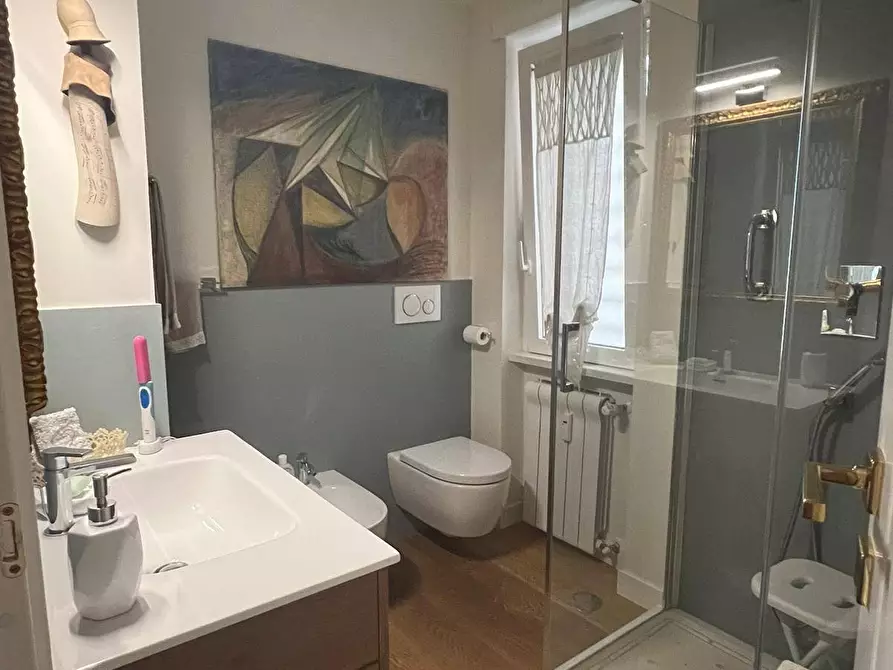 Immagine 9 di Appartamento in vendita  in Via Valsavaranche a Roma