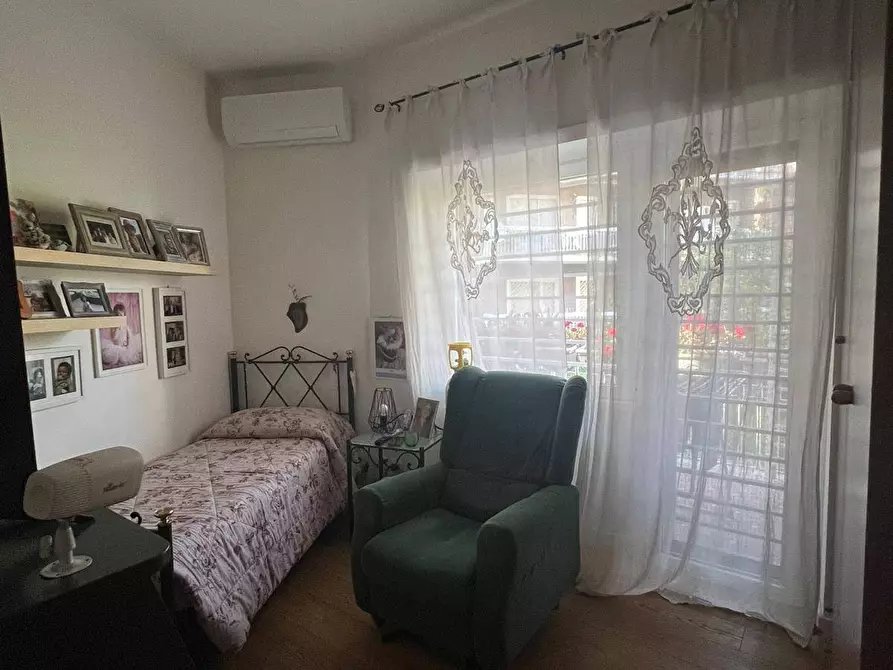 Immagine 7 di Appartamento in vendita  in Via Valsavaranche a Roma