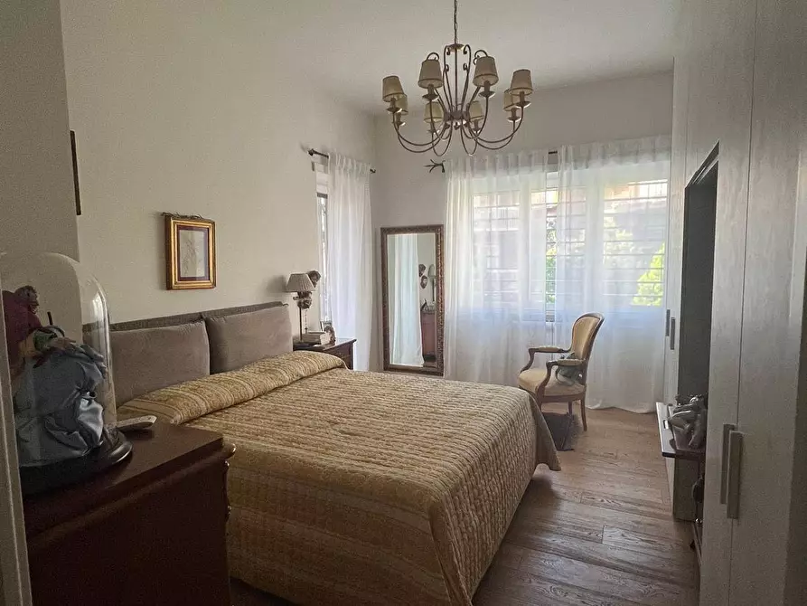 Immagine 6 di Appartamento in vendita  in Via Valsavaranche a Roma