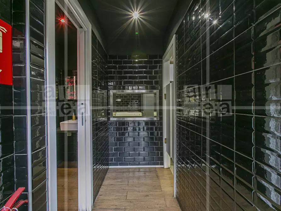 Immagine 21 di Attività commerciale in vendita  in Piazza Bologna a Roma