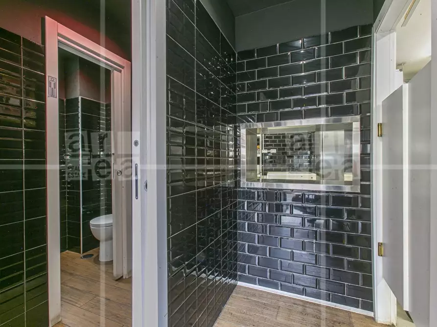 Immagine 22 di Attività commerciale in vendita  in Piazza Bologna a Roma