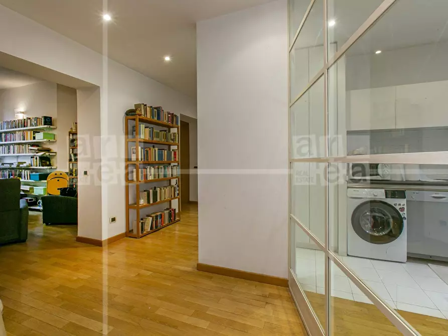 Immagine 2 di Appartamento in vendita  in Via Sabazio a Roma