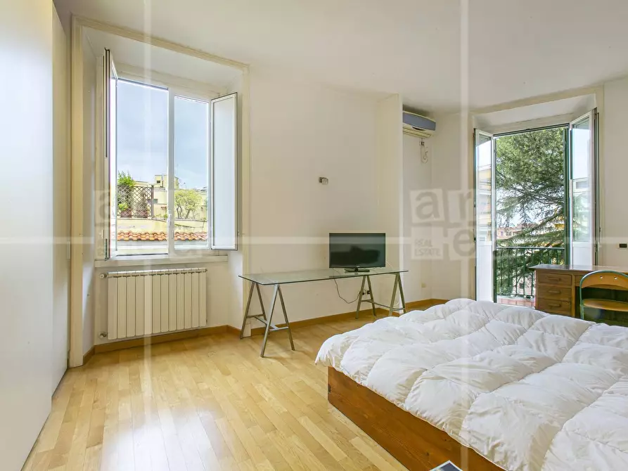 Immagine 26 di Appartamento in vendita  in Via Sabazio a Roma