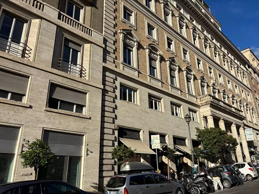 Immagine 25 di Ufficio in affitto  in Via Bissolati a Roma