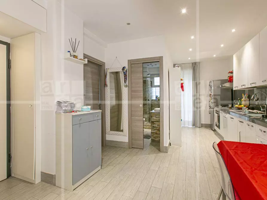 Immagine 3 di Appartamento in vendita  in Via Igea a Roma