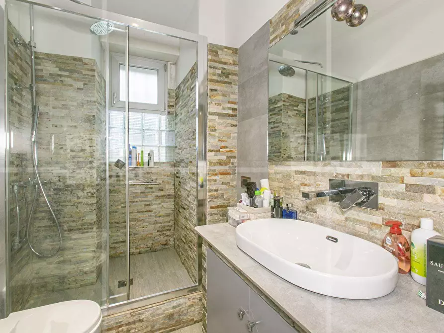 Immagine 14 di Appartamento in vendita  in Via Igea a Roma