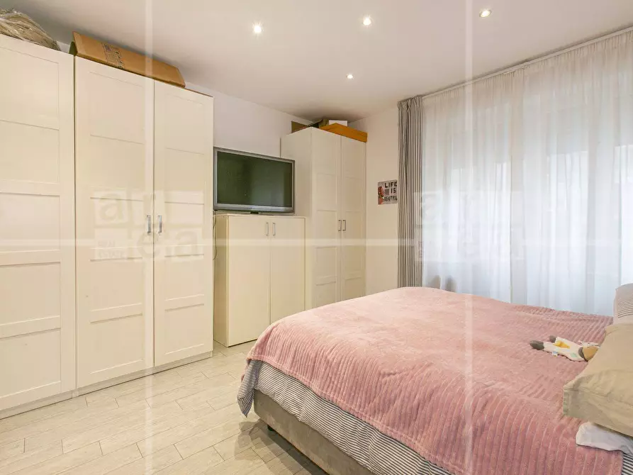 Immagine 17 di Appartamento in vendita  in Via Igea a Roma