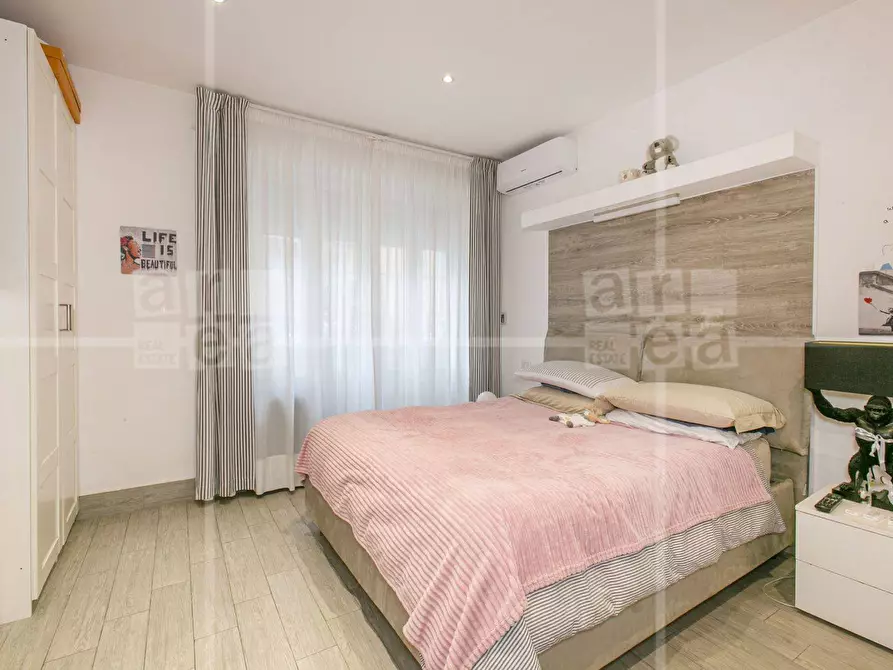 Immagine 18 di Appartamento in vendita  in Via Igea a Roma
