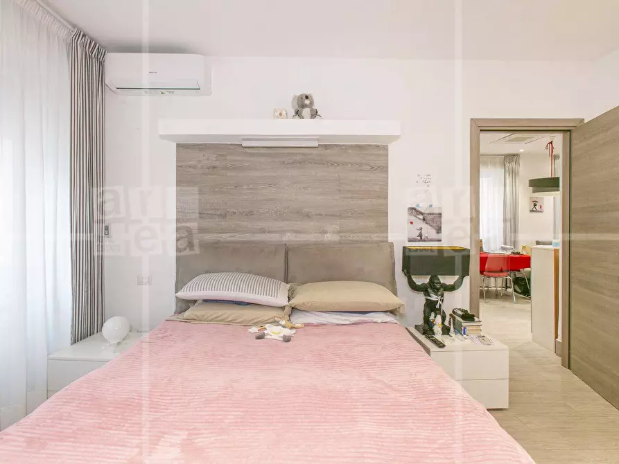 Immagine 20 di Appartamento in vendita  in Via Igea a Roma