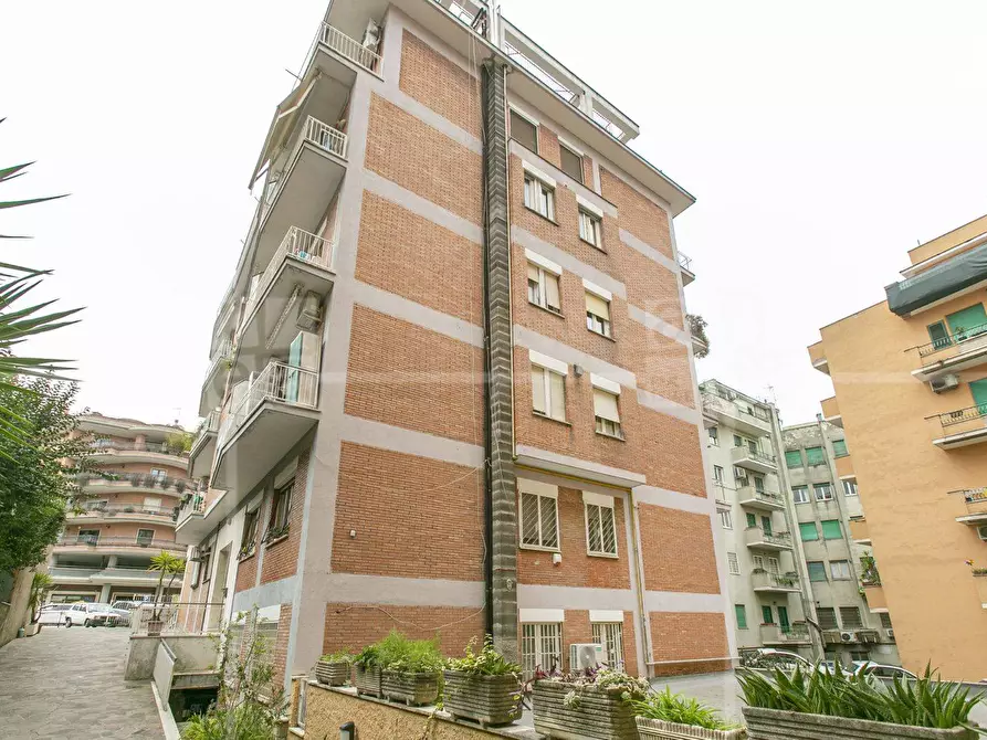 Immagine 22 di Appartamento in vendita  in Via Igea a Roma