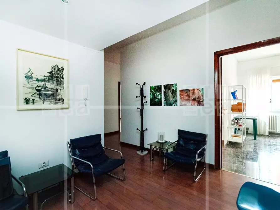 Immagine 4 di Appartamento in vendita  in Via dei Gerani a Roma