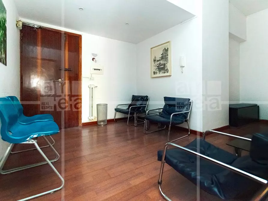 Immagine 5 di Appartamento in vendita  in Via dei Gerani a Roma