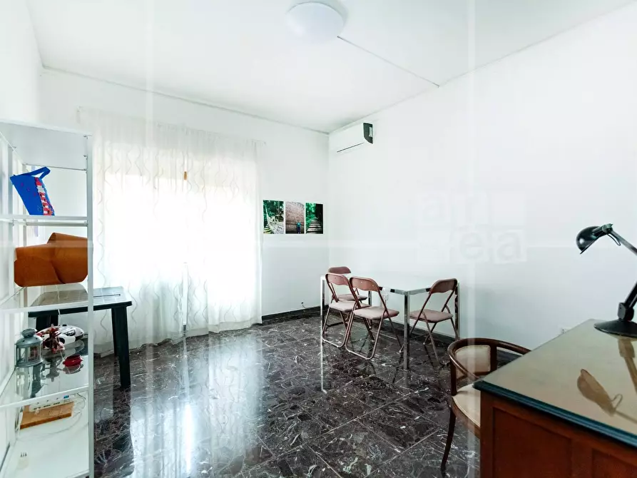 Immagine 9 di Appartamento in vendita  in Via dei Gerani a Roma