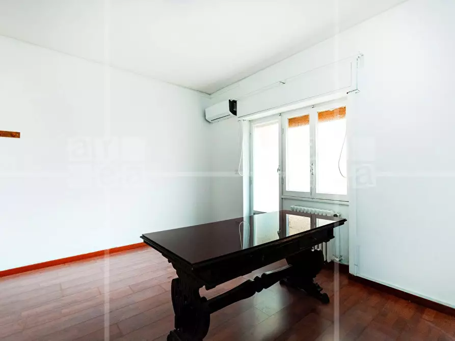 Immagine 15 di Appartamento in vendita  in Via dei Gerani a Roma