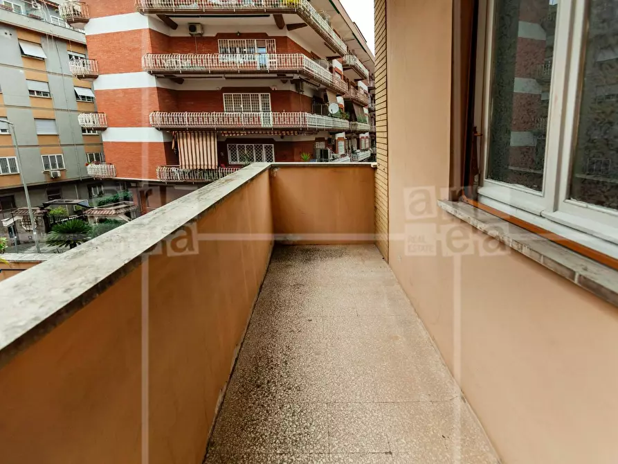 Immagine 16 di Appartamento in vendita  in Via dei Gerani a Roma