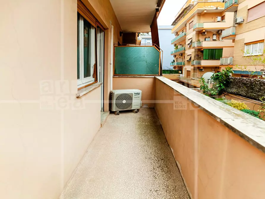 Immagine 18 di Appartamento in vendita  in Via dei Gerani a Roma