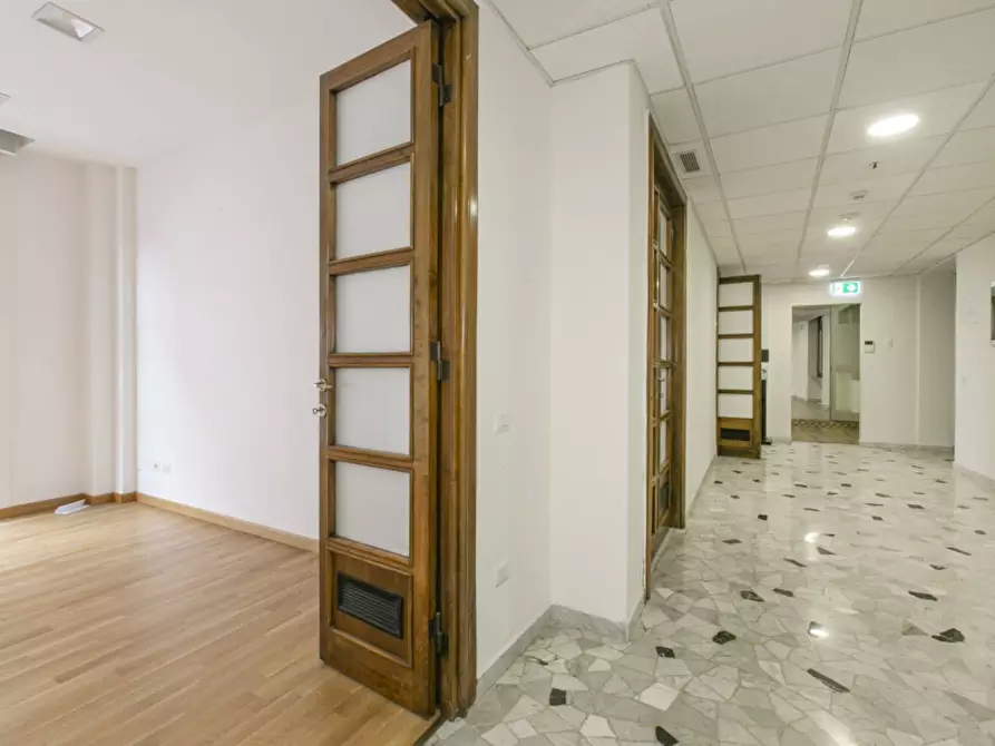 Immagine 8 di Ufficio in affitto  in Via Bissolati a Roma