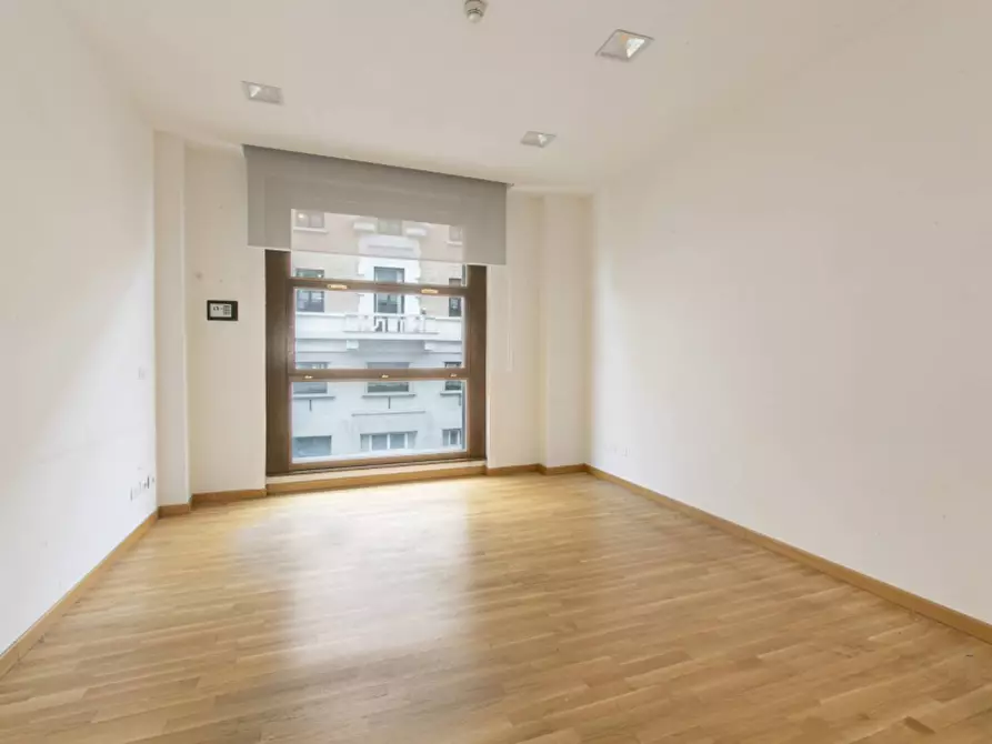 Immagine 9 di Ufficio in affitto  in Via Bissolati a Roma