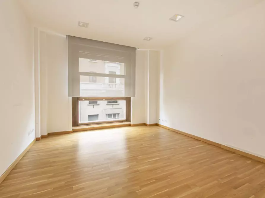 Immagine 12 di Ufficio in affitto  in Via Bissolati a Roma