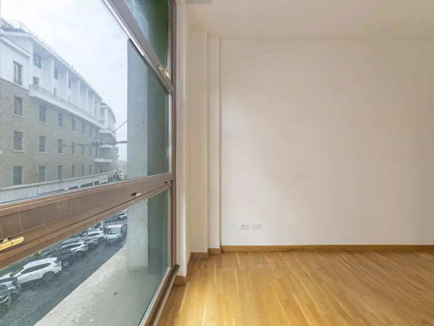 Immagine 17 di Ufficio in affitto  in Via Bissolati a Roma