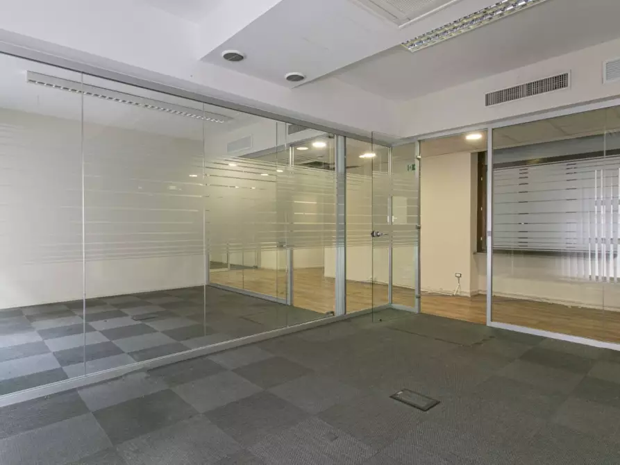 Immagine 9 di Ufficio in affitto  in Via Bissolati a Roma