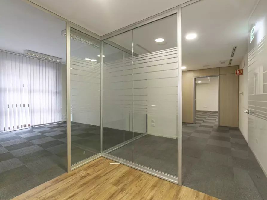 Immagine 17 di Ufficio in affitto  in Via Bissolati a Roma