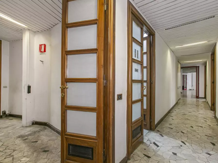 Immagine 20 di Ufficio in affitto  in Via Bissolati a Roma