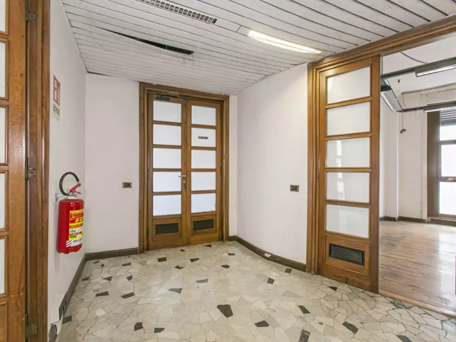 Immagine 21 di Ufficio in affitto  in Via Bissolati a Roma