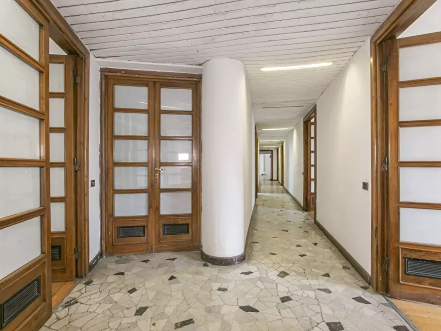 Immagine 22 di Ufficio in affitto  in Via Bissolati a Roma